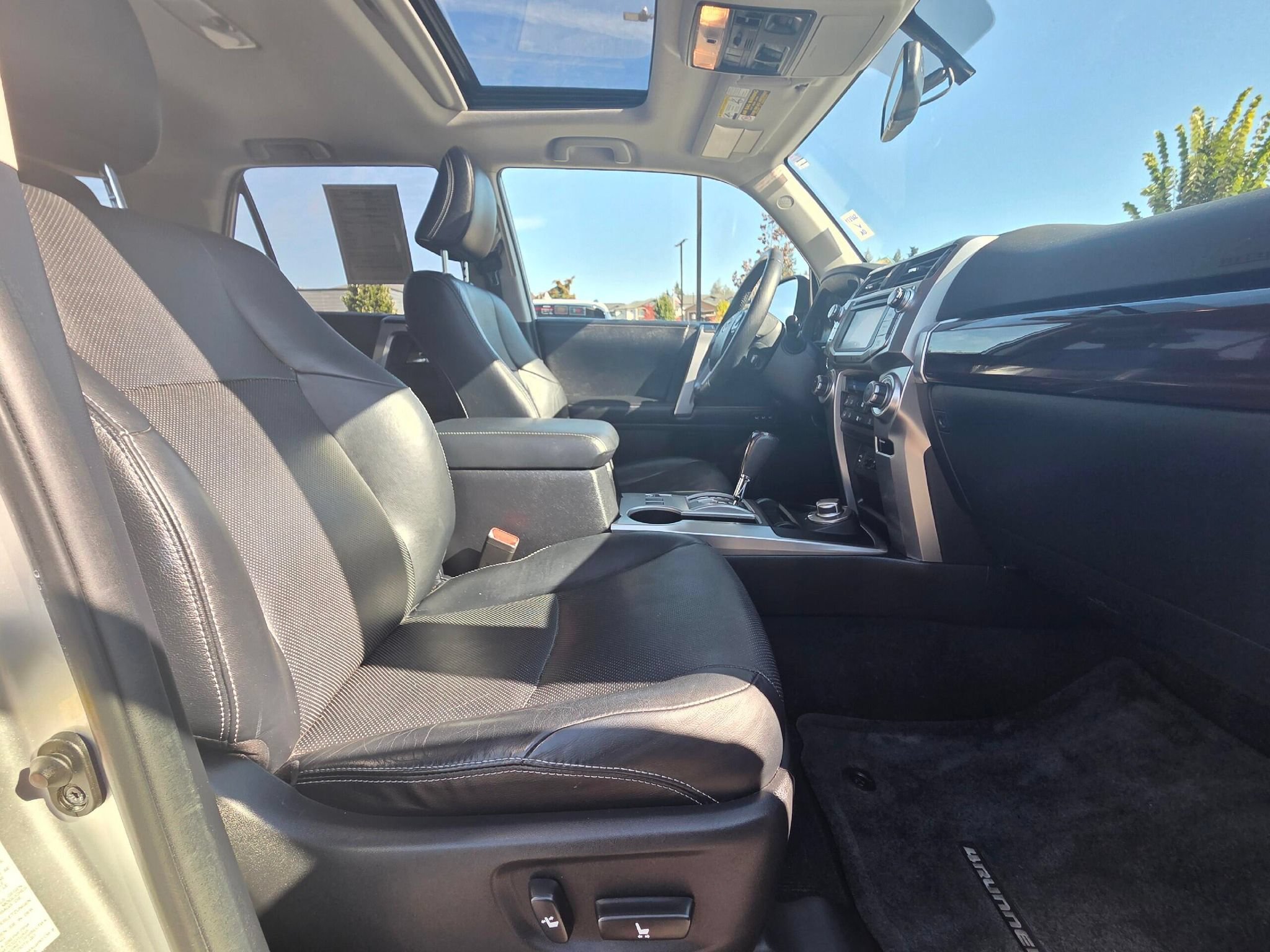Used 2014 Toyota 4Runner Limited AWD/4WD image 30