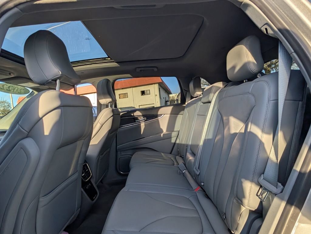 Certified 2022 Lincoln Nautilus Reserve image 13