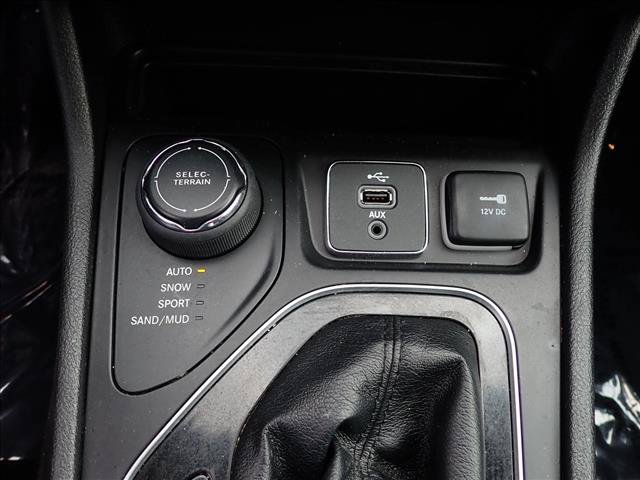 Used 2019 Jeep Cherokee Limited w/ Trailer Tow Group AWD/4WD image 23