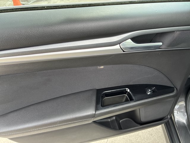 Used 2016 Ford Fusion SE FWD image 23