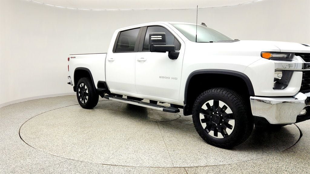 Used 2020 Chevrolet Silverado 2500 LT w/ Convenience Package AWD/4WD image 3