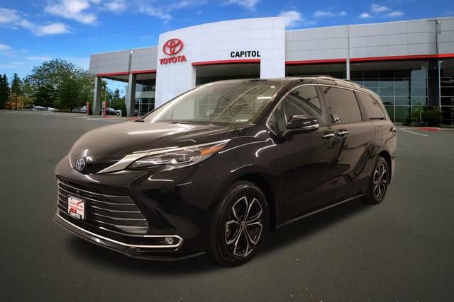 Certified 2025 Toyota Sienna Platinum AWD/4WD image 6
