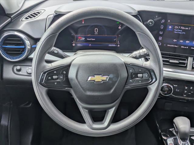 Used 2025 Chevrolet Trax LT image 13