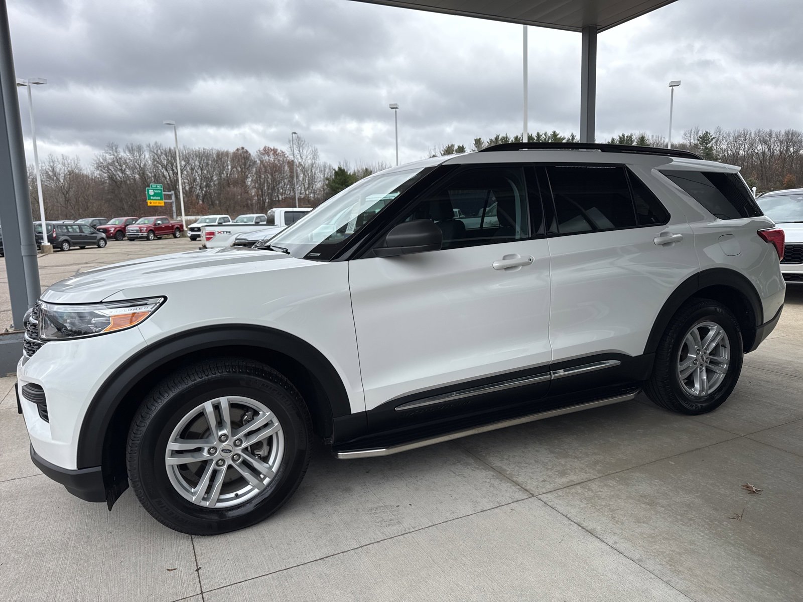 Certified 2023 Ford Explorer XLT image 4