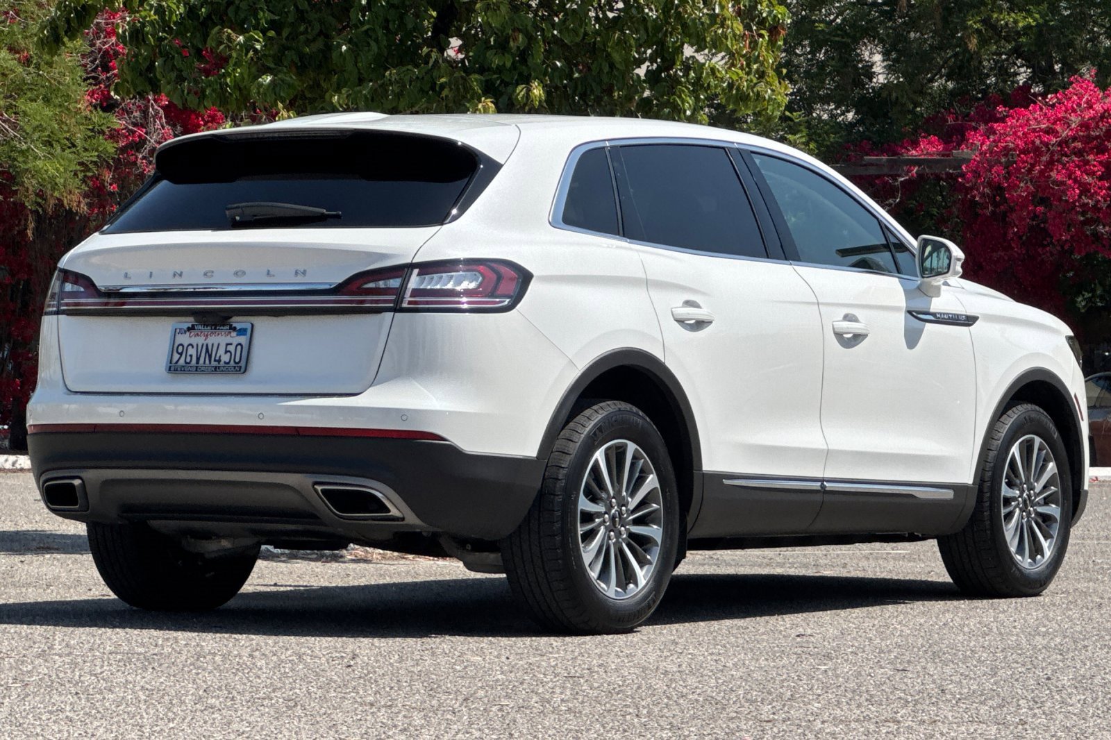 Certified 2023 Lincoln Nautilus AWD image 4