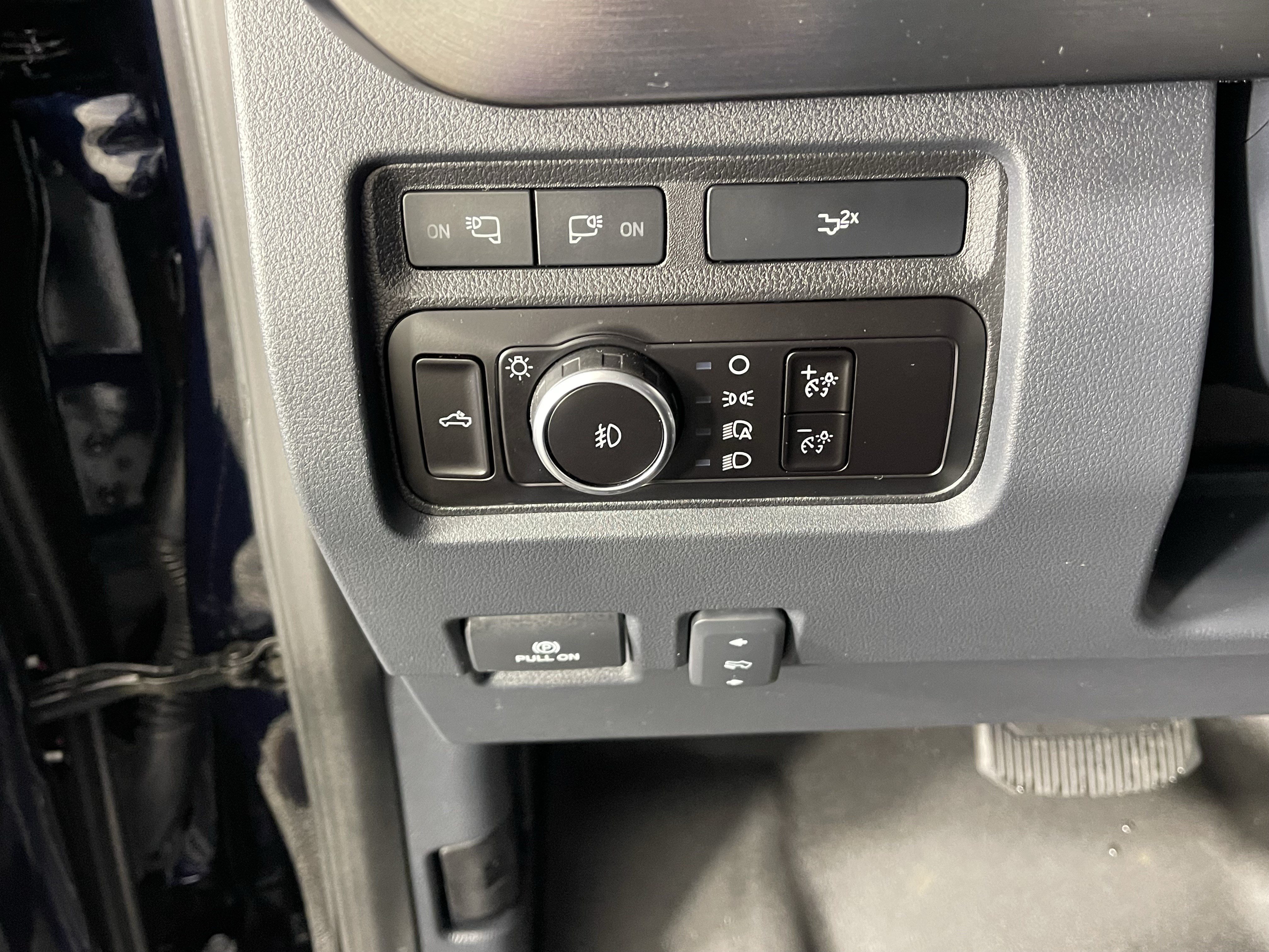 Used 2023 Ford F250 Lariat w/ Lariat Ultimate Package AWD/4WD image 19