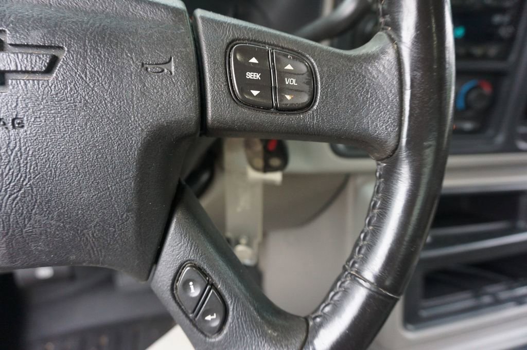 Used 2006 Chevrolet Silverado 1500 LT w/ Onstar Plus Package RWD image 7