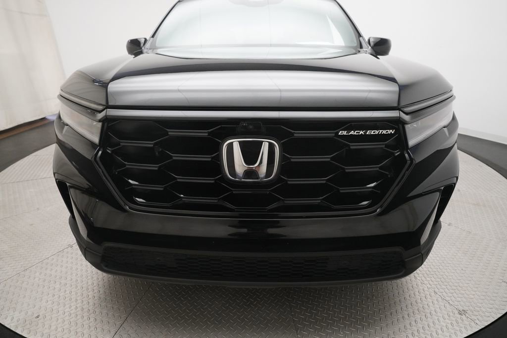 Certified 2025 Honda Pilot Black Edition image 24