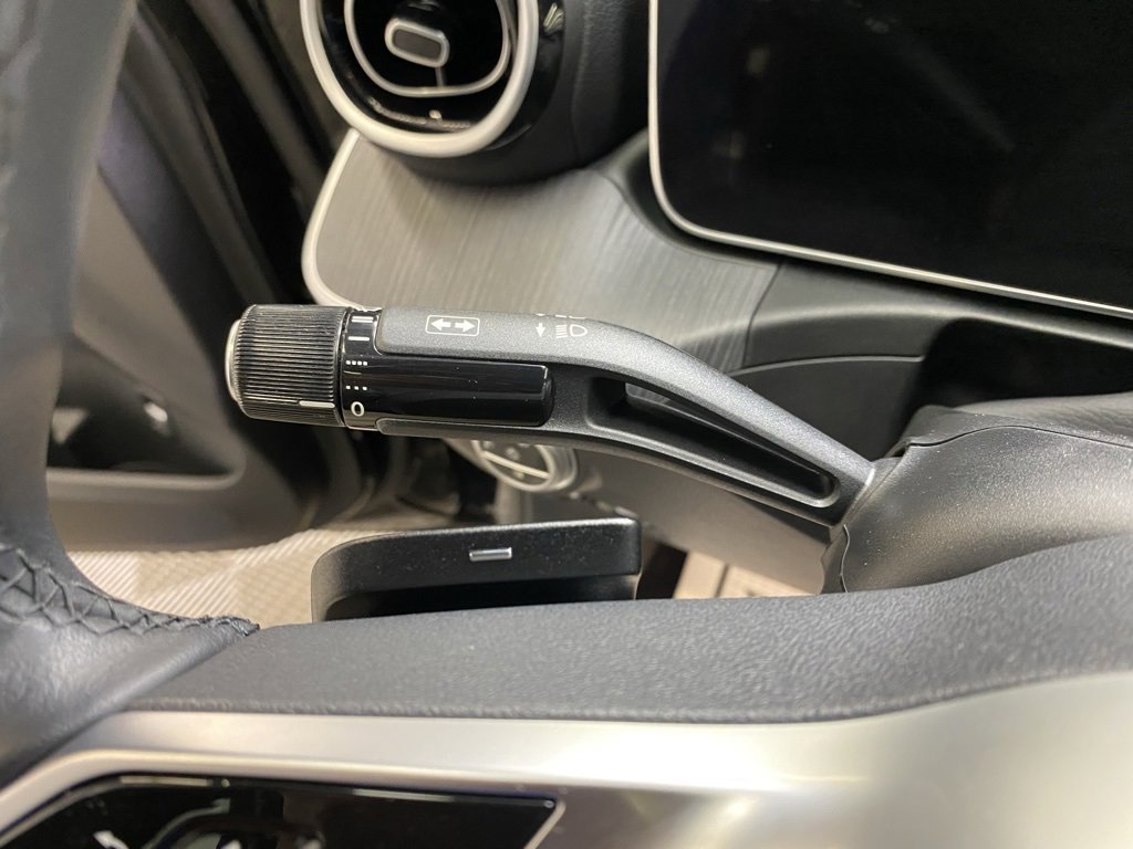 Used 2025 Mercedes-Benz C 300 Sedan image 32