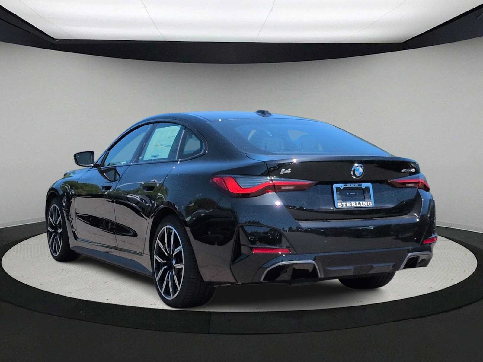 Used 2026 BMW i4 xDrive40i w/ M Sport Package AWD/4WD image 6