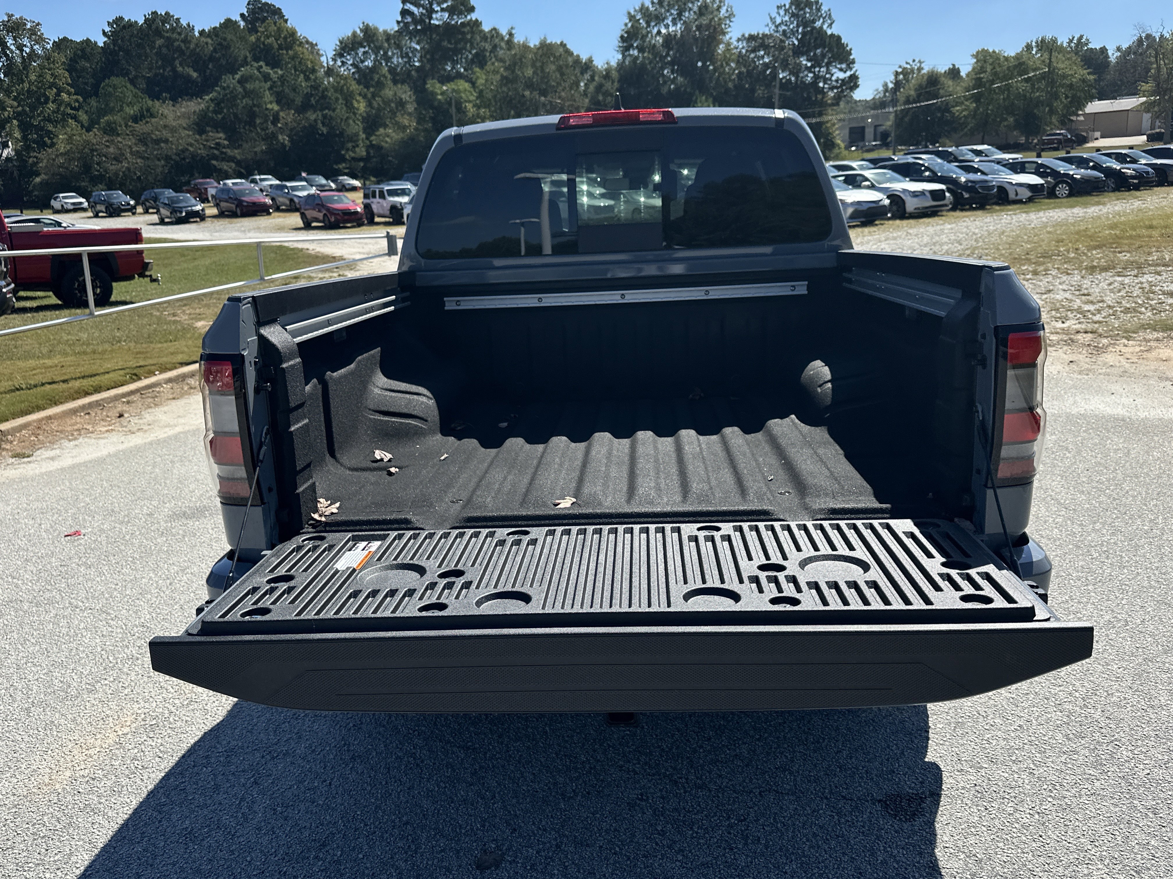 New 2026 Nissan Frontier PRO-4X w/ Pro-4x Convenience Package image 18