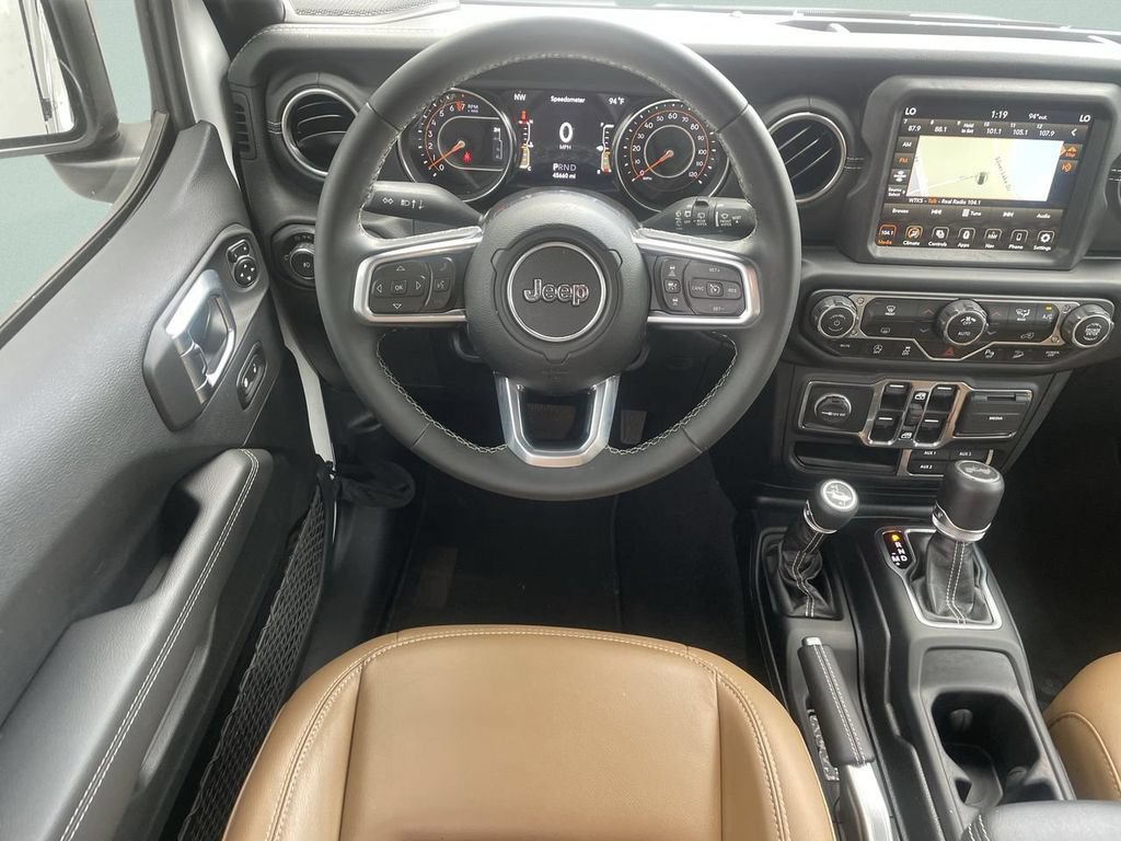 Used 2020 Jeep Wrangler Unlimited Sahara AWD/4WD image 16