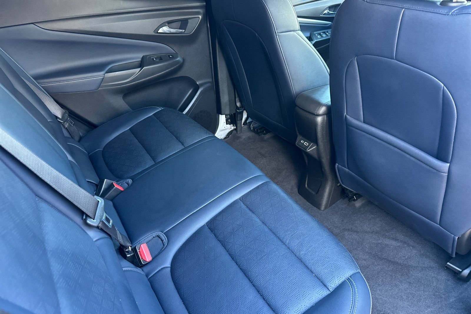 Used 2022 Chevrolet Bolt EUV Premier w/ Super Cruise Package image 17