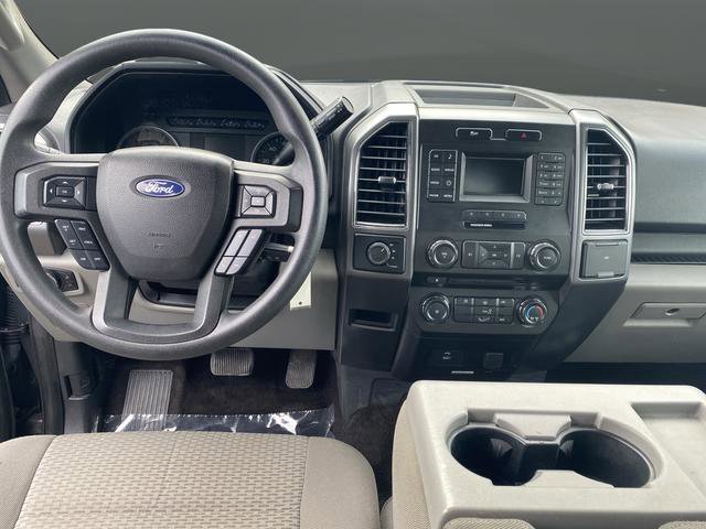 Used 2017 Ford F150 XLT AWD/4WD image 5