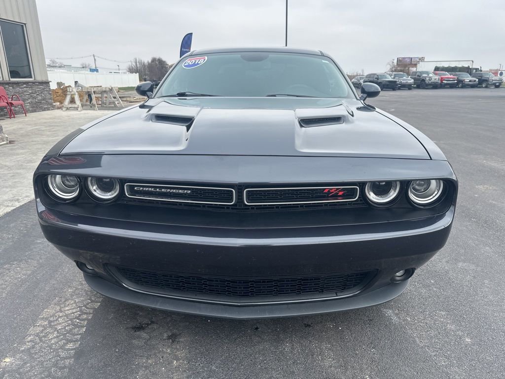 Used 2018 Dodge Challenger R/T RWD image 3