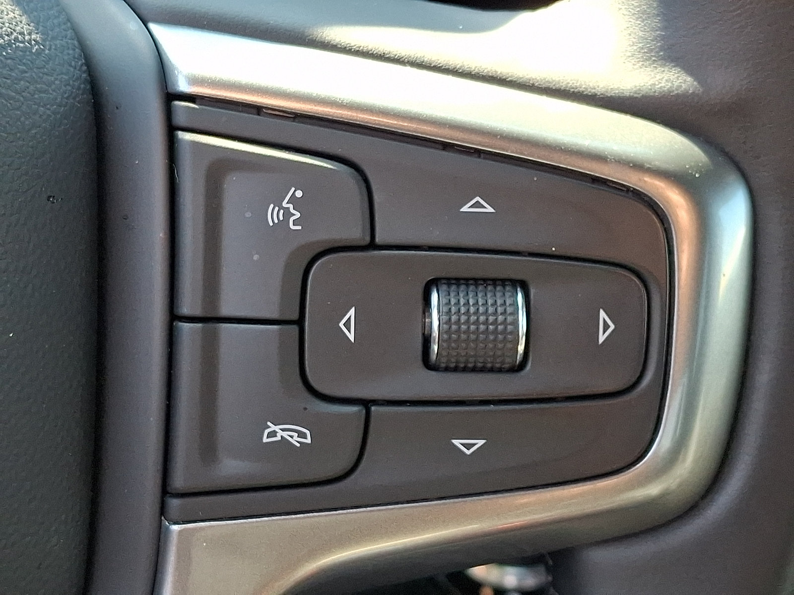 Certified 2025 Chevrolet Silverado 1500 LT AWD/4WD image 22