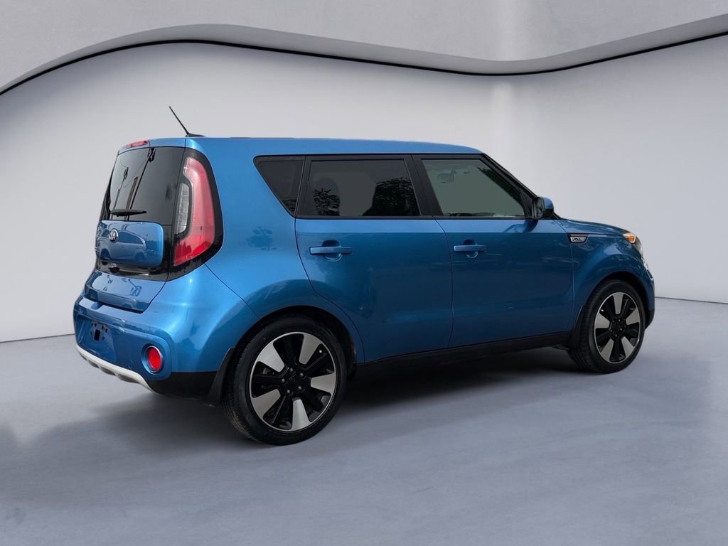 Used 2019 Kia Soul + FWD image 5