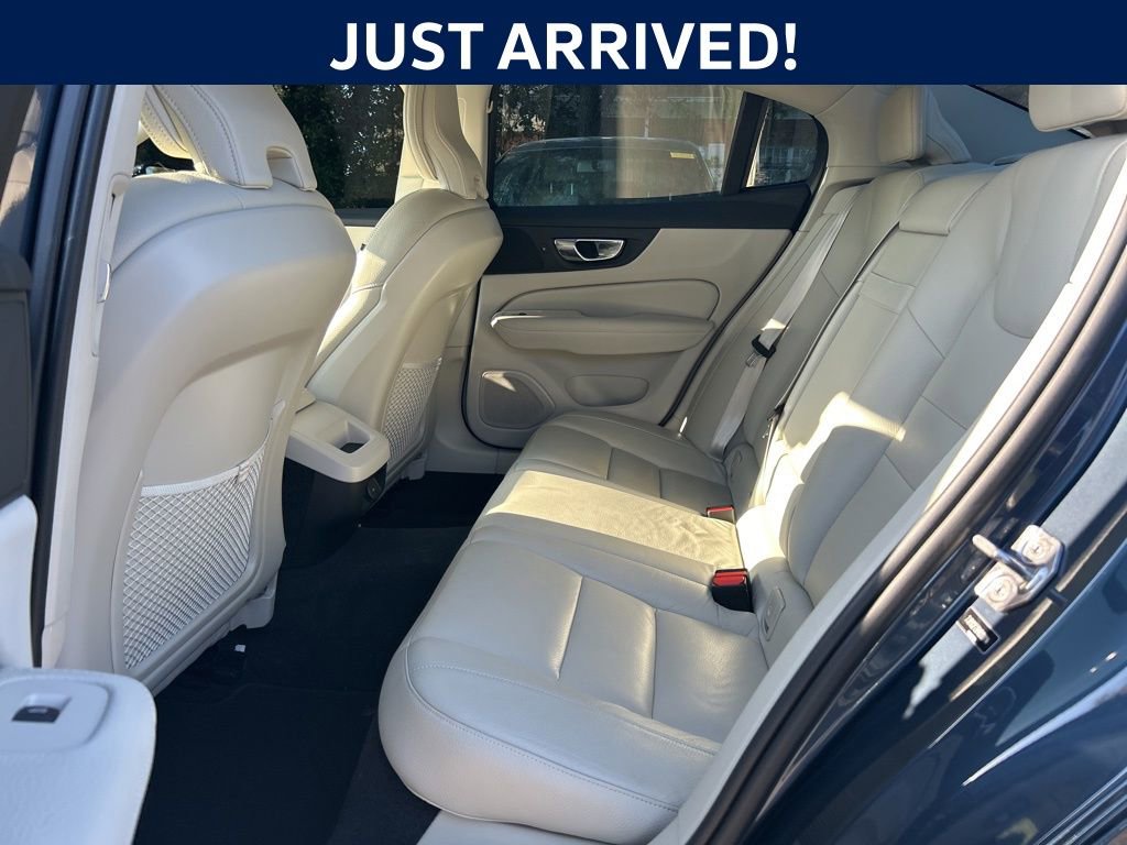 Used 2021 Volvo S60 T5 Momentum w/ Premium Package FWD image 8