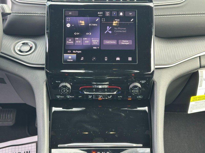 New 2025 Jeep Grand Cherokee Laredo image 7