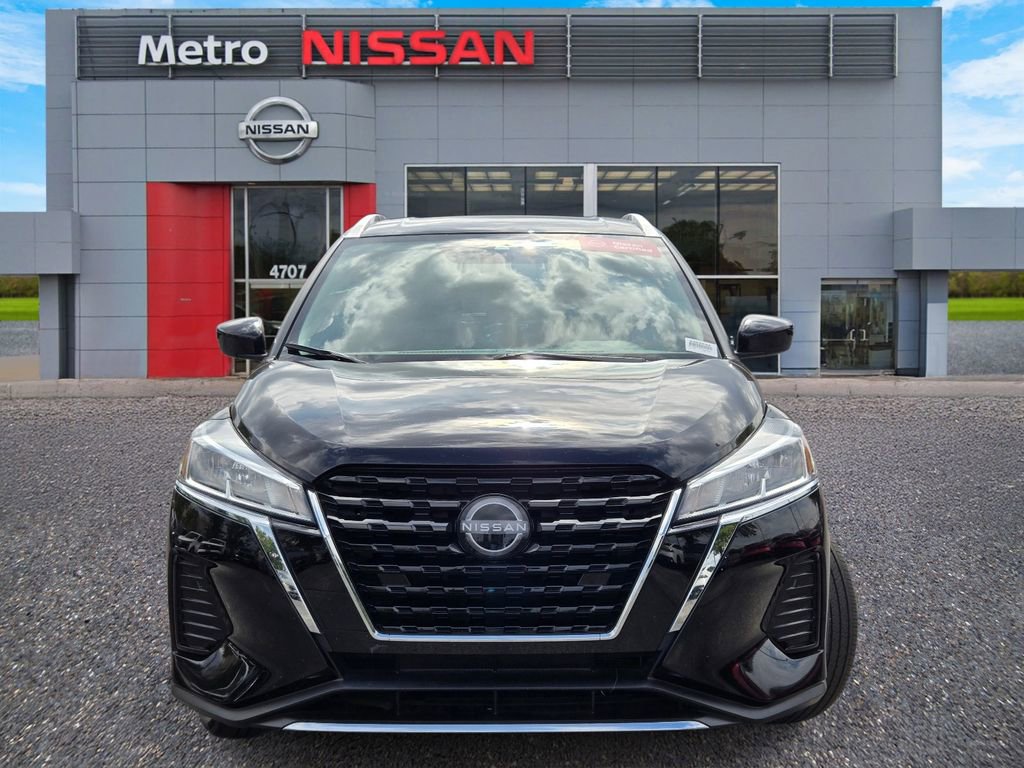 Used 2024 Nissan Kicks SV FWD image 2