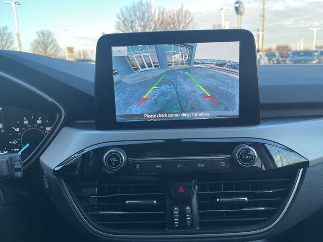 Used 2021 Ford Escape SE w/ SE Sport Appearance Package image 21