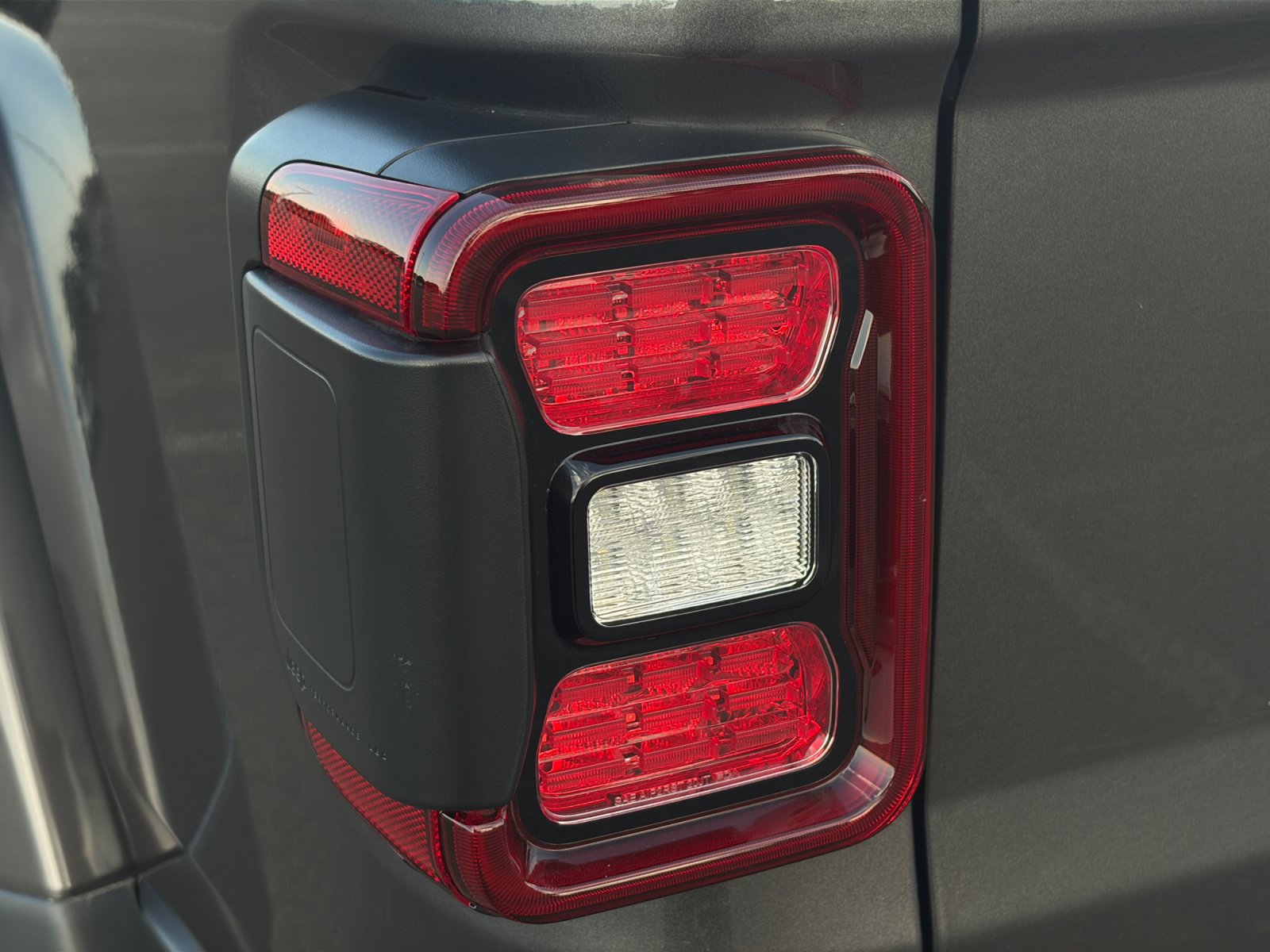 Used 2021 Jeep Gladiator Rubicon AWD/4WD image 35