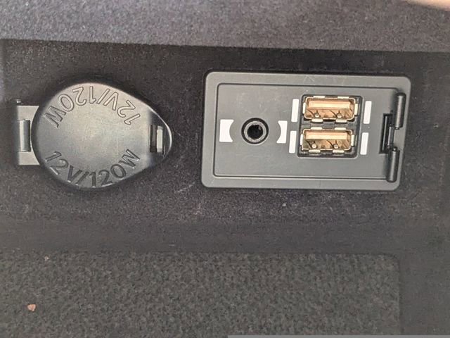 Used 2016 Lexus ES 350 w/ Luxury Package w/Wood Trim image 23