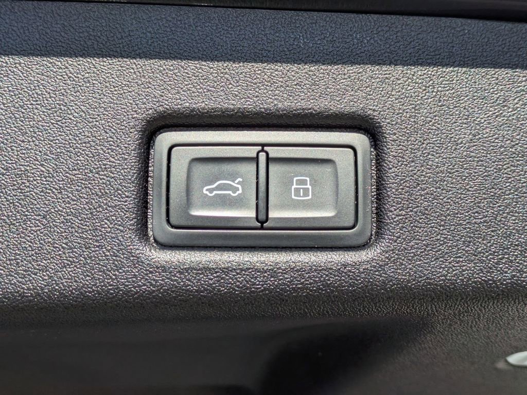 Certified 2025 Audi Q5 Premium Plus w/ Premium Plus image 21