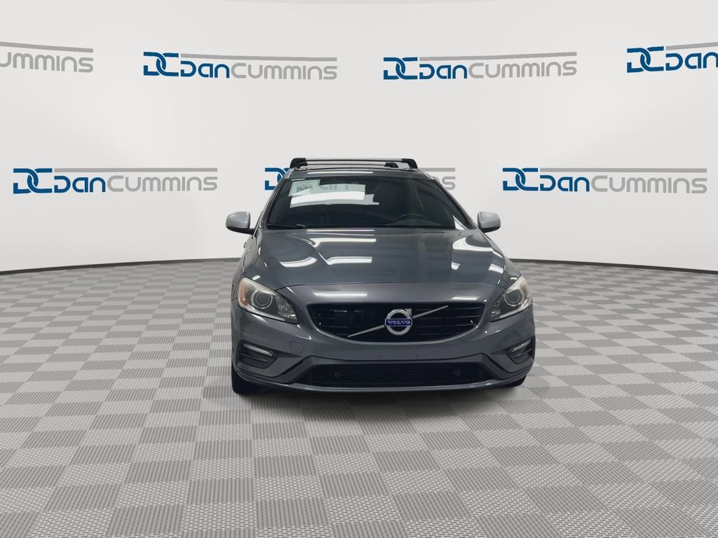 Used 2017 Volvo V60 T6 R-Design Platinum image 3