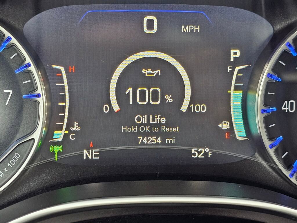 Used 2018 Chrysler Pacifica Limited w/ Tire & Wheel Group image 29