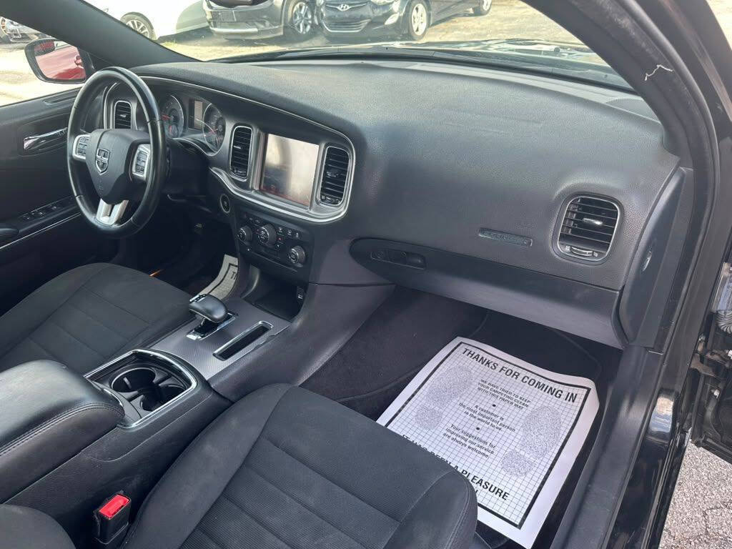 Used 2014 Dodge Charger SXT RWD image 13