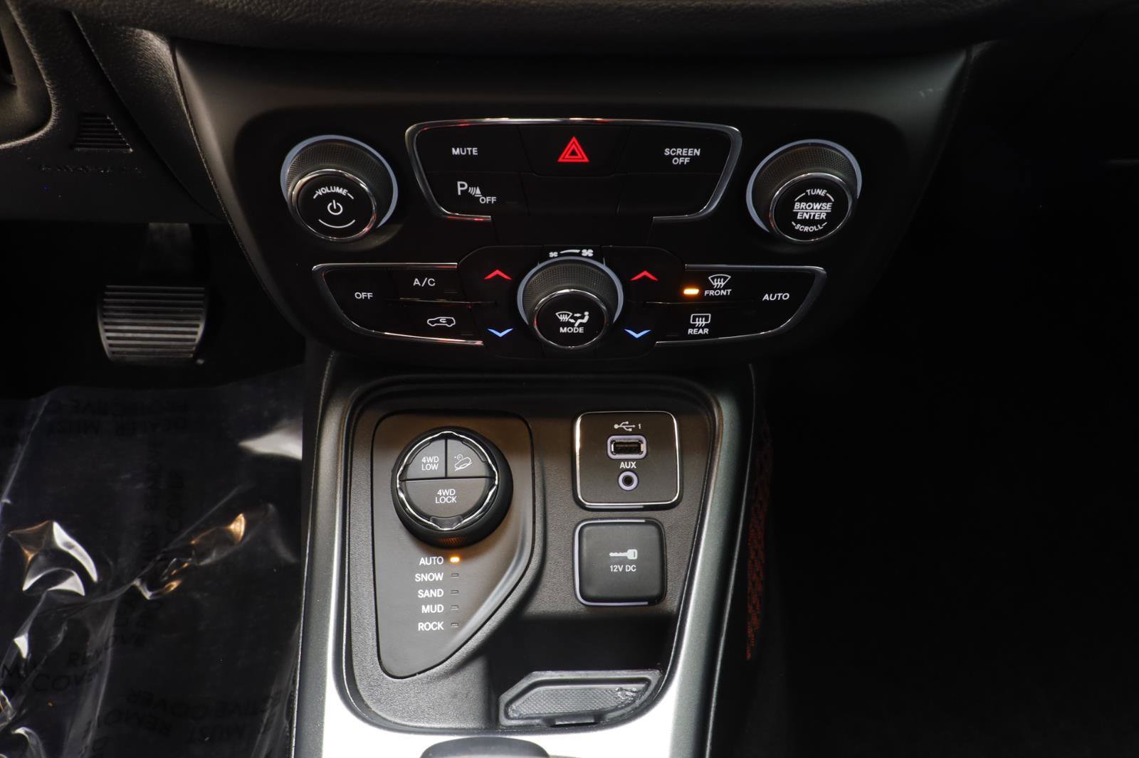 Used 2019 Jeep Compass Trailhawk w/ Cold Weather Group image 12