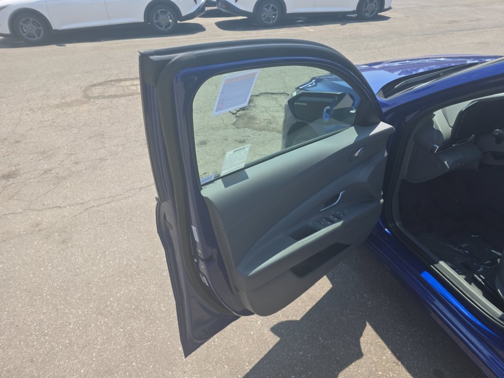 Used 2023 Hyundai Elantra SEL FWD image 10