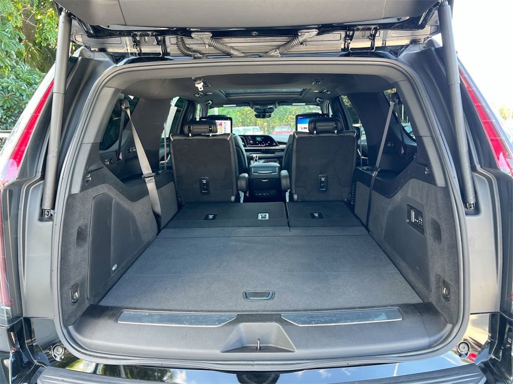 Used 2024 Cadillac Escalade ESV Premium Luxury w/ Performance Package image 24