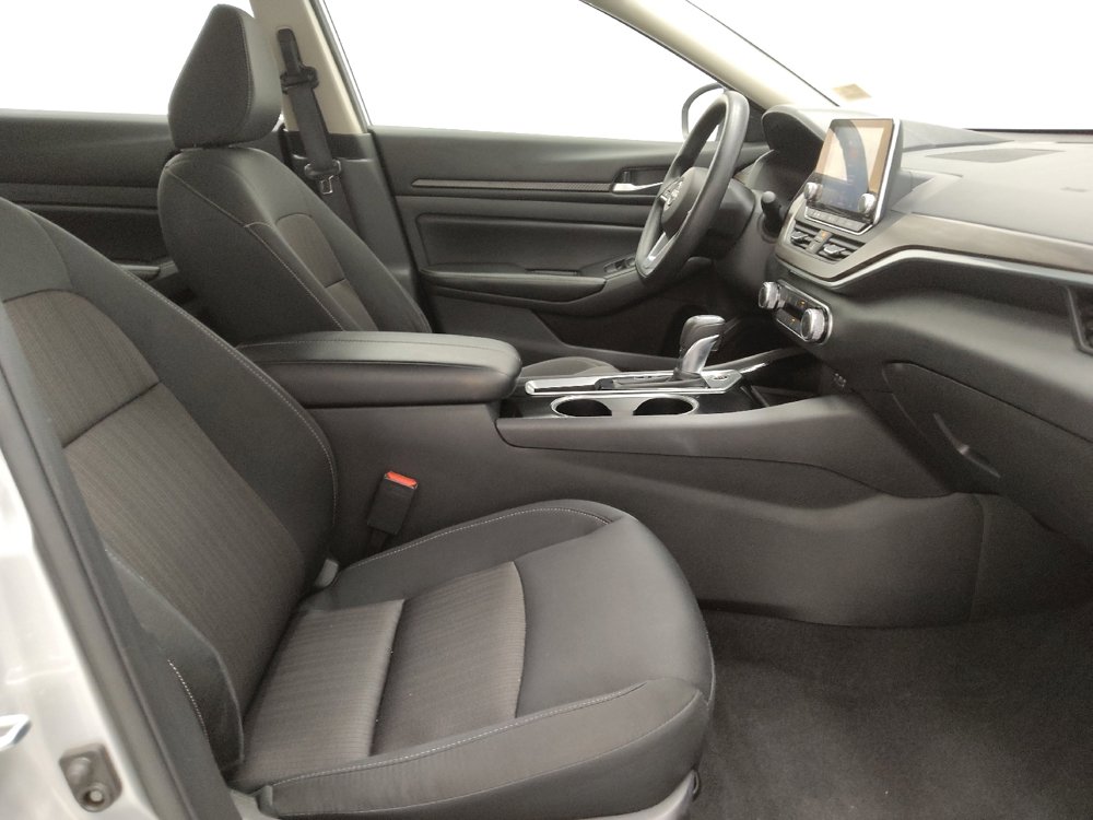 Used 2024 Nissan Altima 2.5 SV image 21