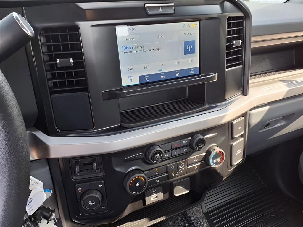 New 2025 Ford F550 4x4 Regular Cab Super Duty image 6