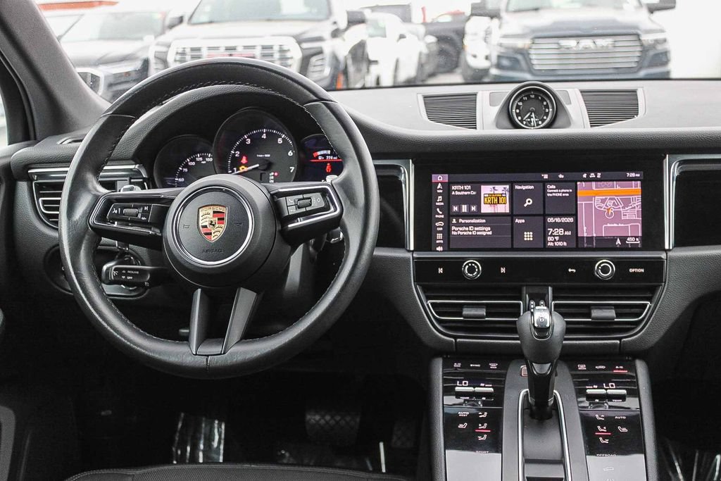 Used 2022 Porsche Macan AWD/4WD image 14