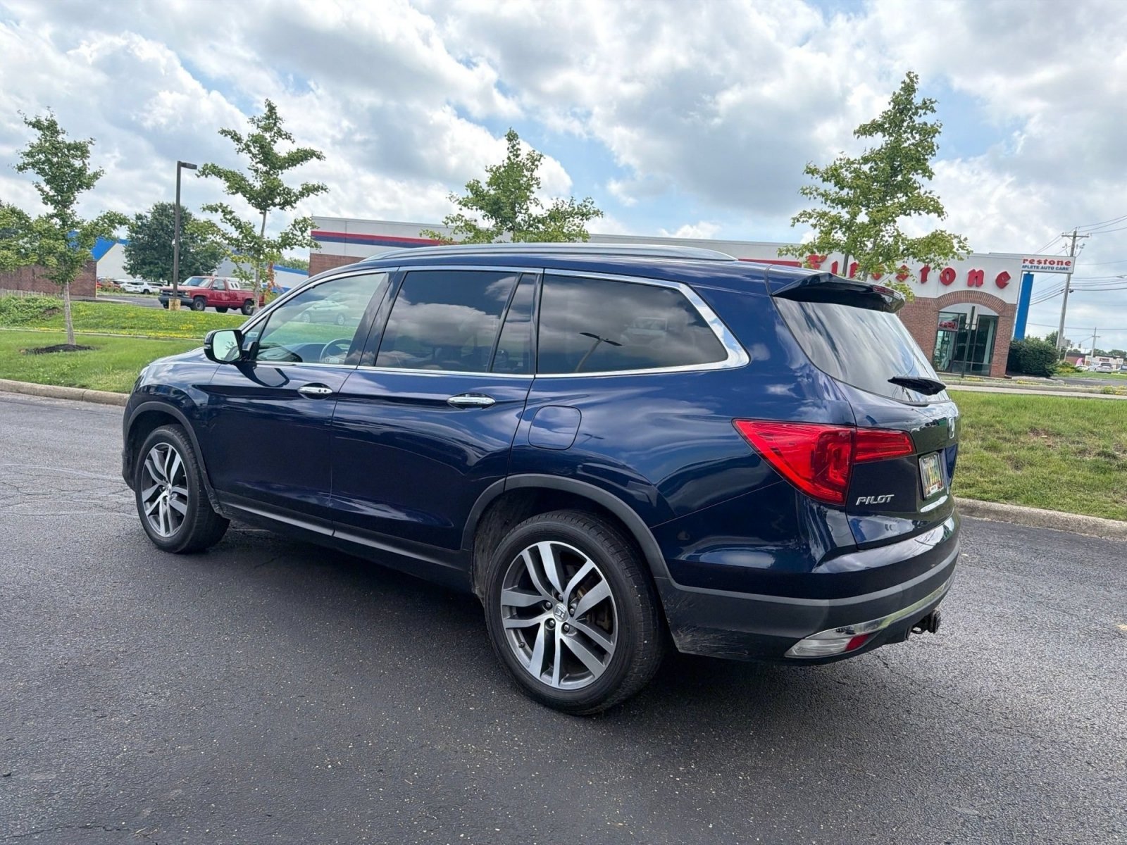 Used 2018 Honda Pilot Elite image 6