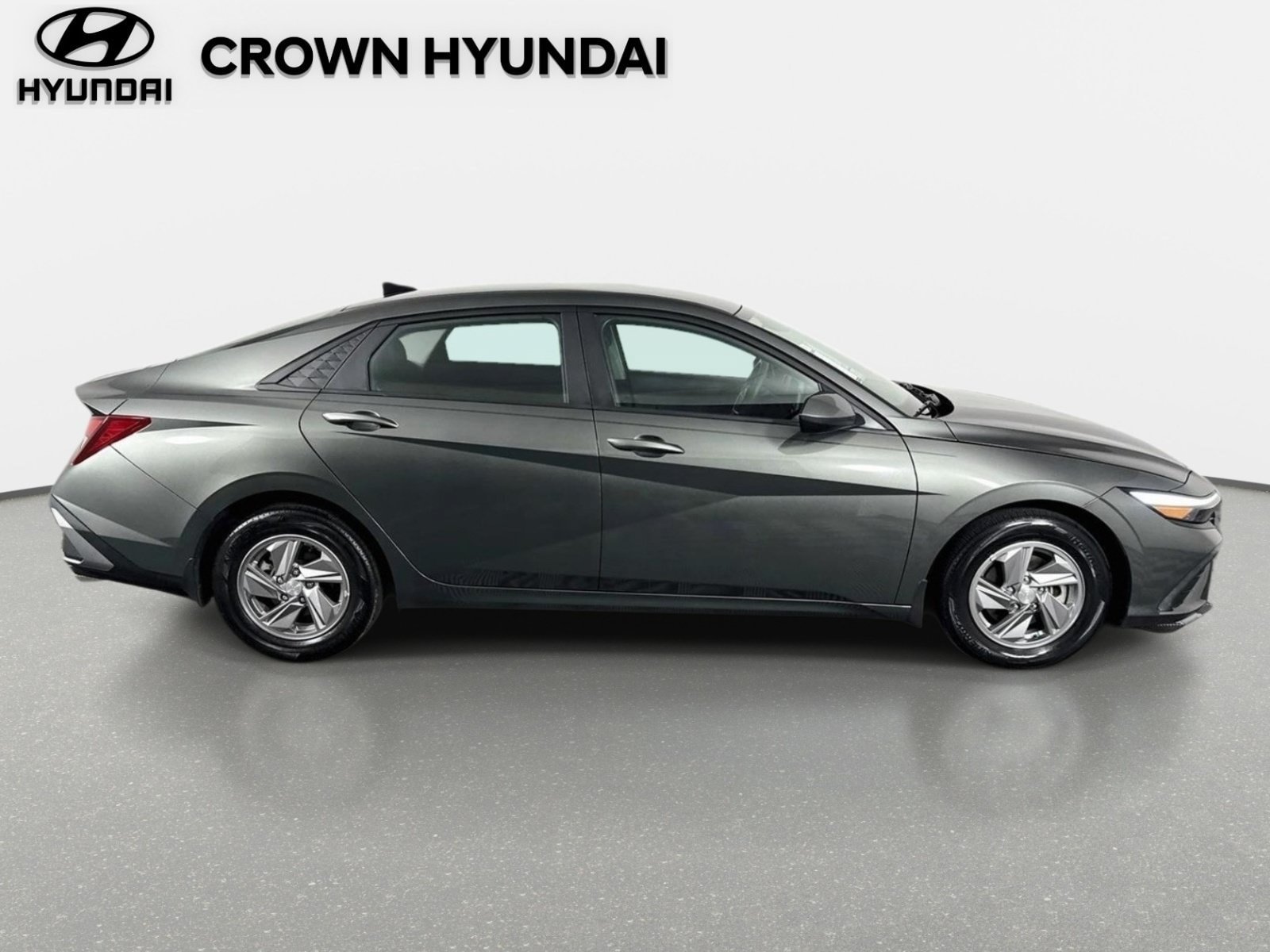 Certified 2025 Hyundai Elantra SE FWD image 4