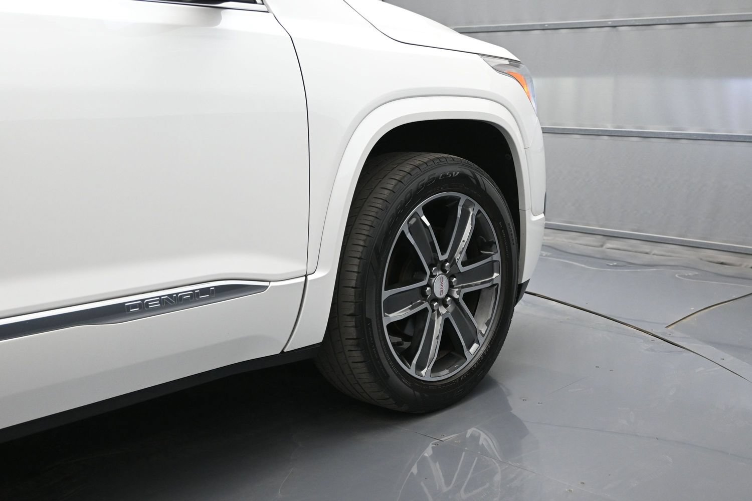 Used 2017 GMC Acadia Denali w/ Technology Package FWD image 45
