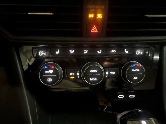 Certified 2023 Volkswagen Jetta SE FWD image 18