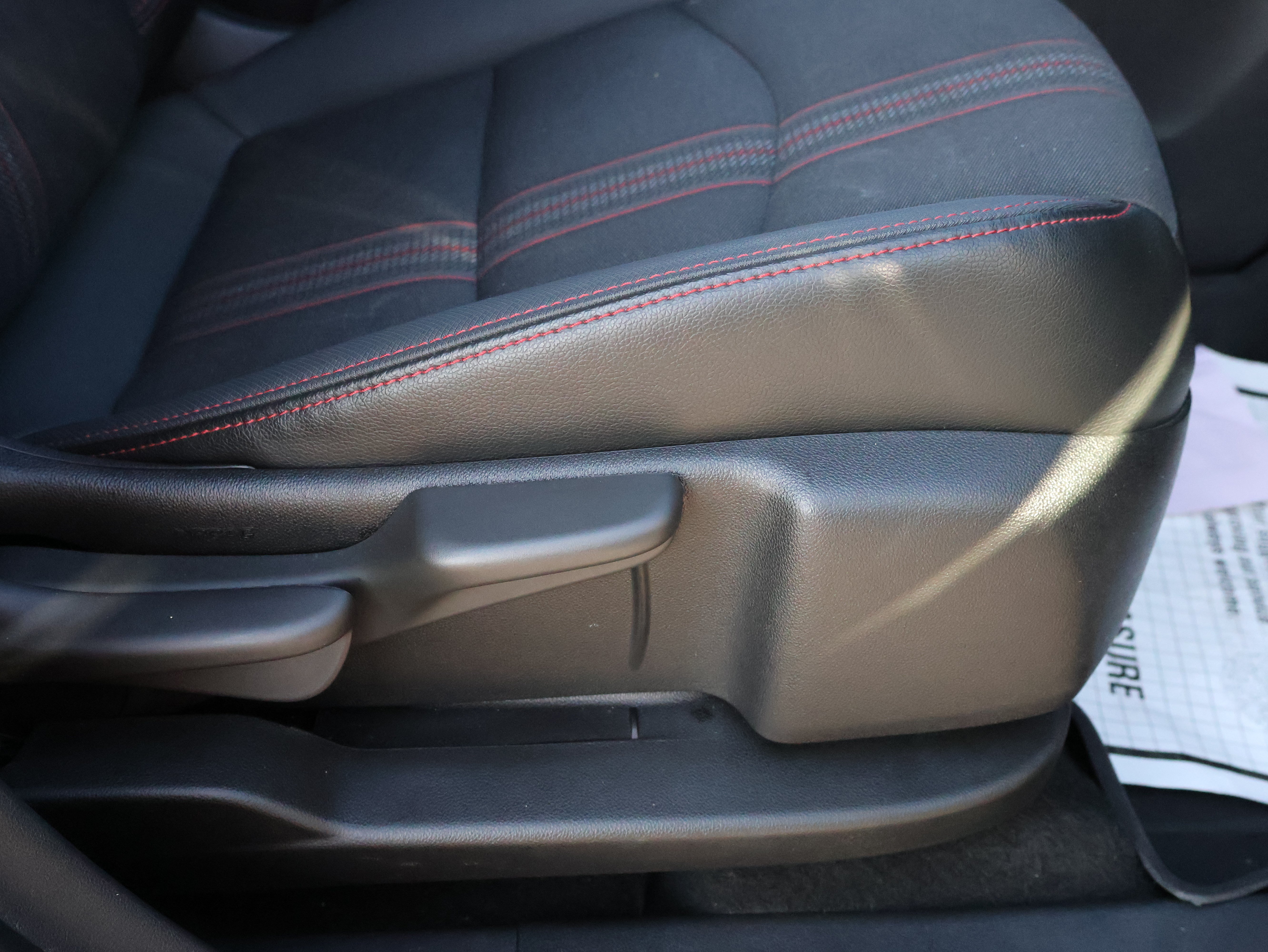Used 2023 Chevrolet Equinox RS w/ LPO, Floor Liner Package AWD/4WD image 9