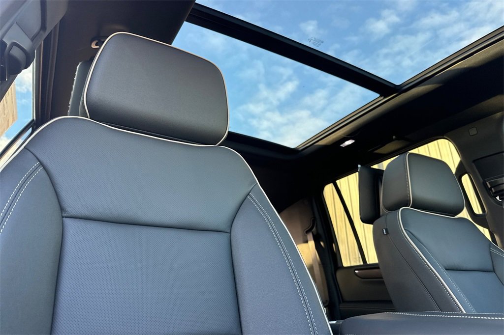 New 2026 GMC Yukon XL Elevation w/ Elevation Premium Package image 17