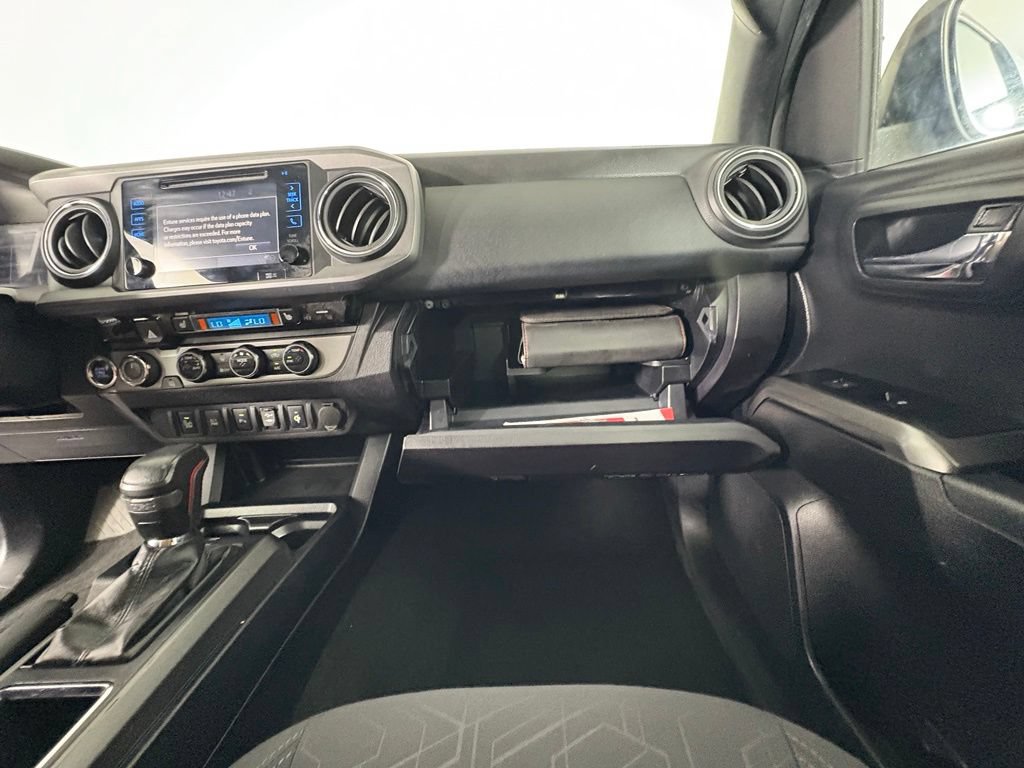 Used 2017 Toyota Tacoma TRD Off-Road w/ Premium & Technology Package AWD/4WD image 25
