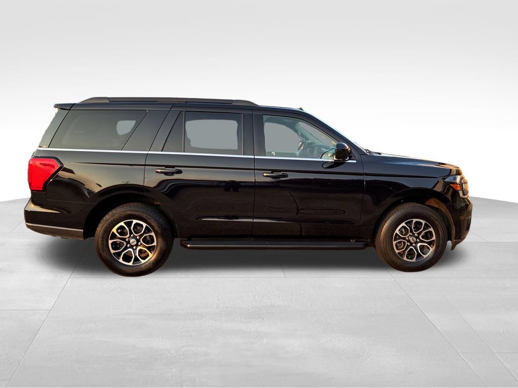 Used 2024 Ford Expedition XLT AWD/4WD image 7