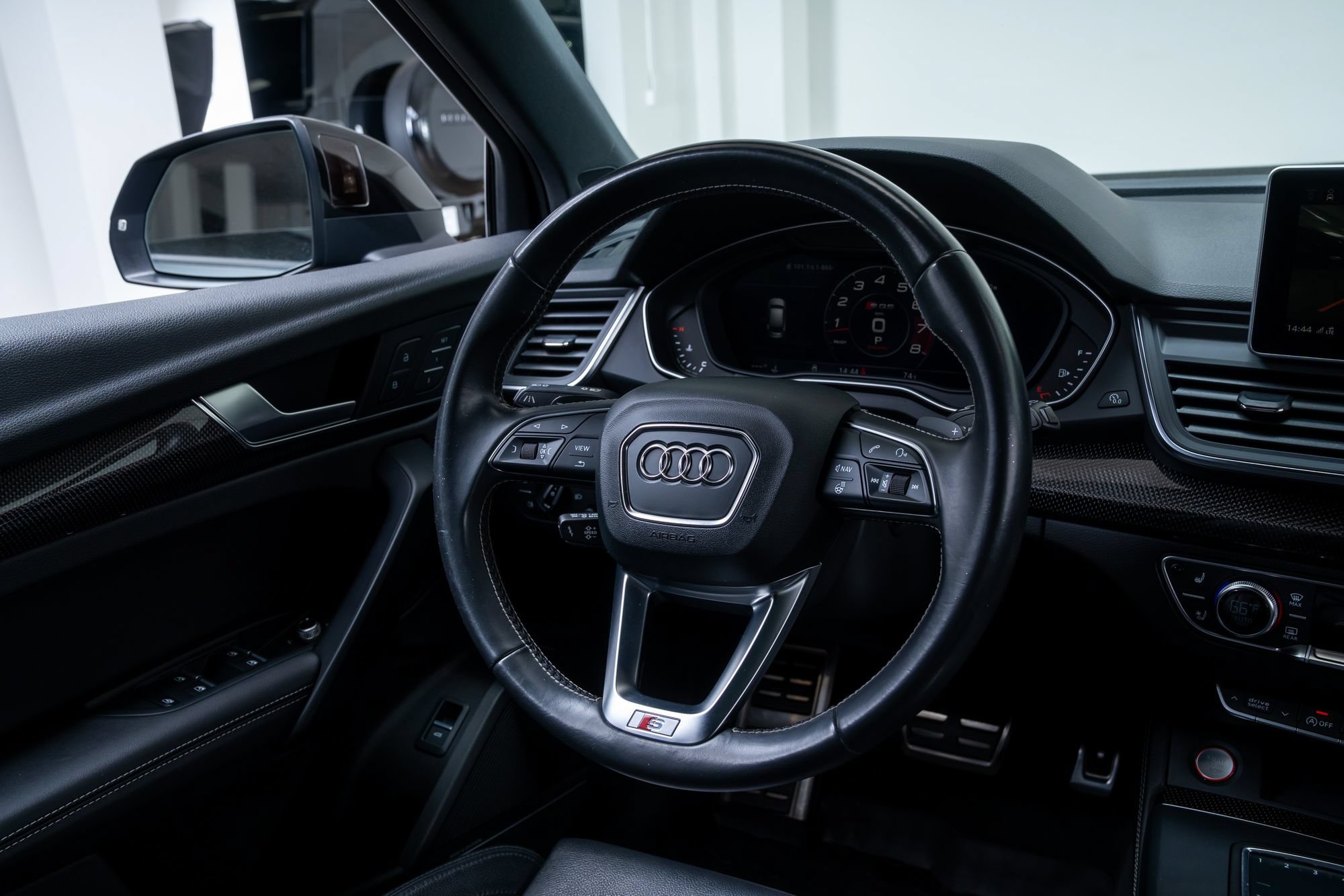 Used 2018 Audi SQ5 Prestige w/ Prestige Package AWD/4WD image 10