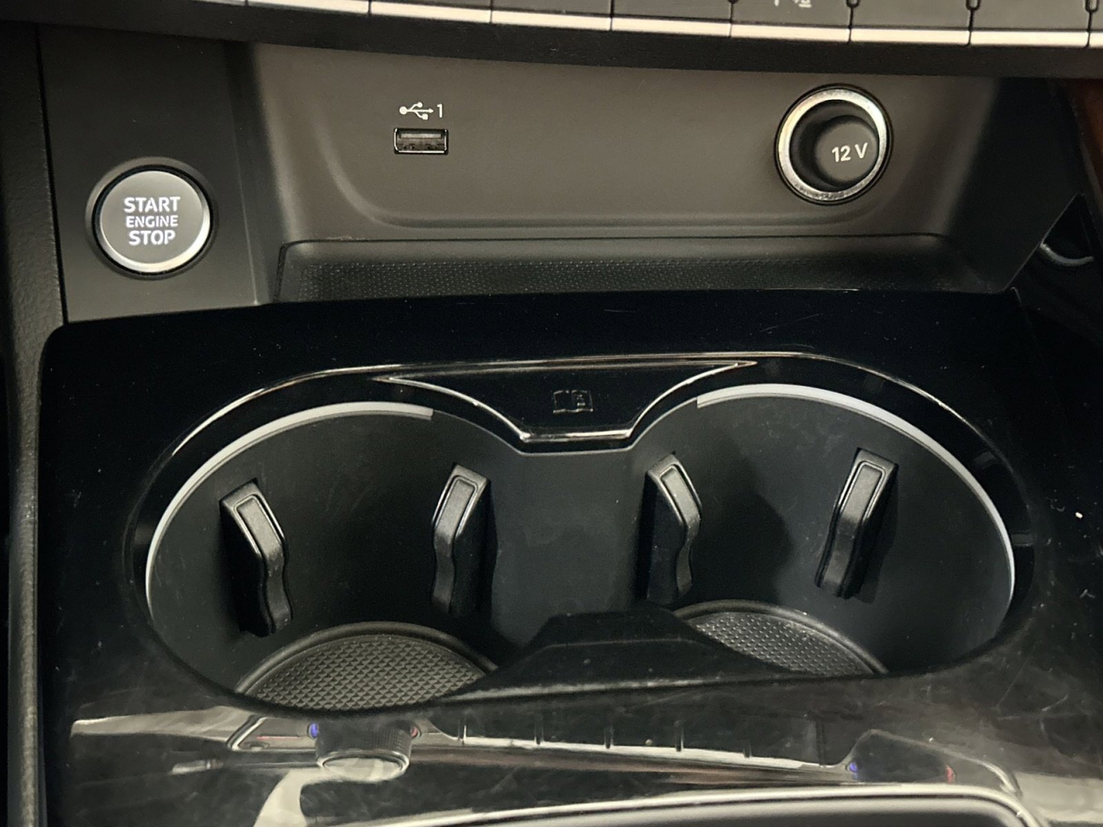 Used 2022 Audi A4 2.0T Premium w/ Convenience Package image 27