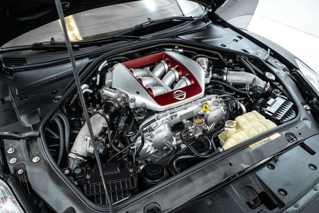 Used 2014 Nissan GT-R Black Edition AWD/4WD image 33