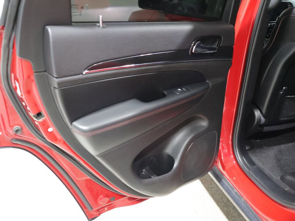 Used 2021 Jeep Grand Cherokee Trailhawk w/ Premium Lighting Group AWD/4WD image 19