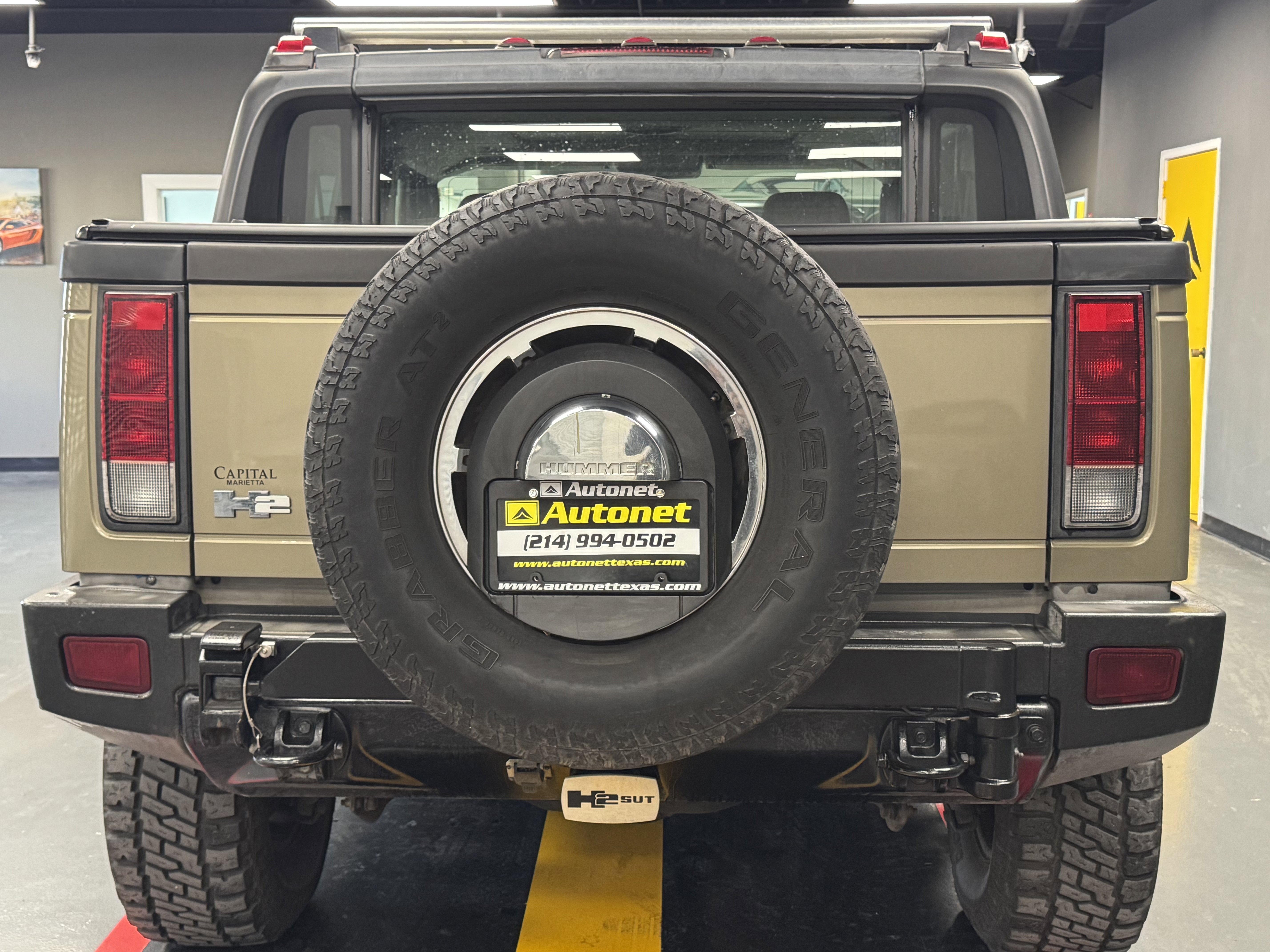 Used 2005 HUMMER H2 SUT w/ Preferred Equipment Group image 6